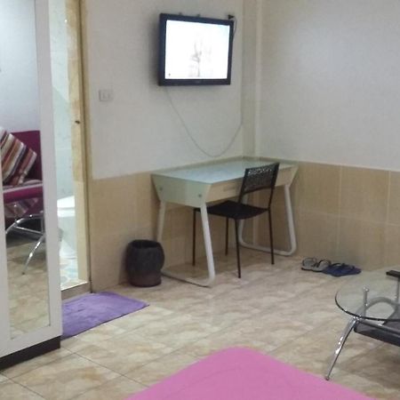 Jasmin Guest House Pattaya Buitenkant foto