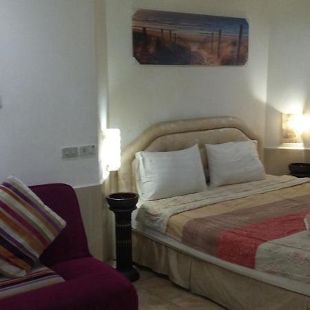 Jasmin Guest House Pattaya Buitenkant foto