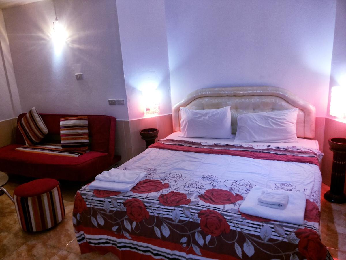 Jasmin Guest House Pattaya Buitenkant foto
