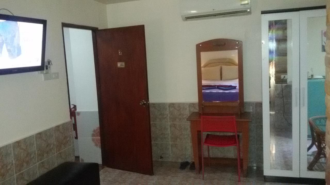 Jasmin Guest House Pattaya Buitenkant foto