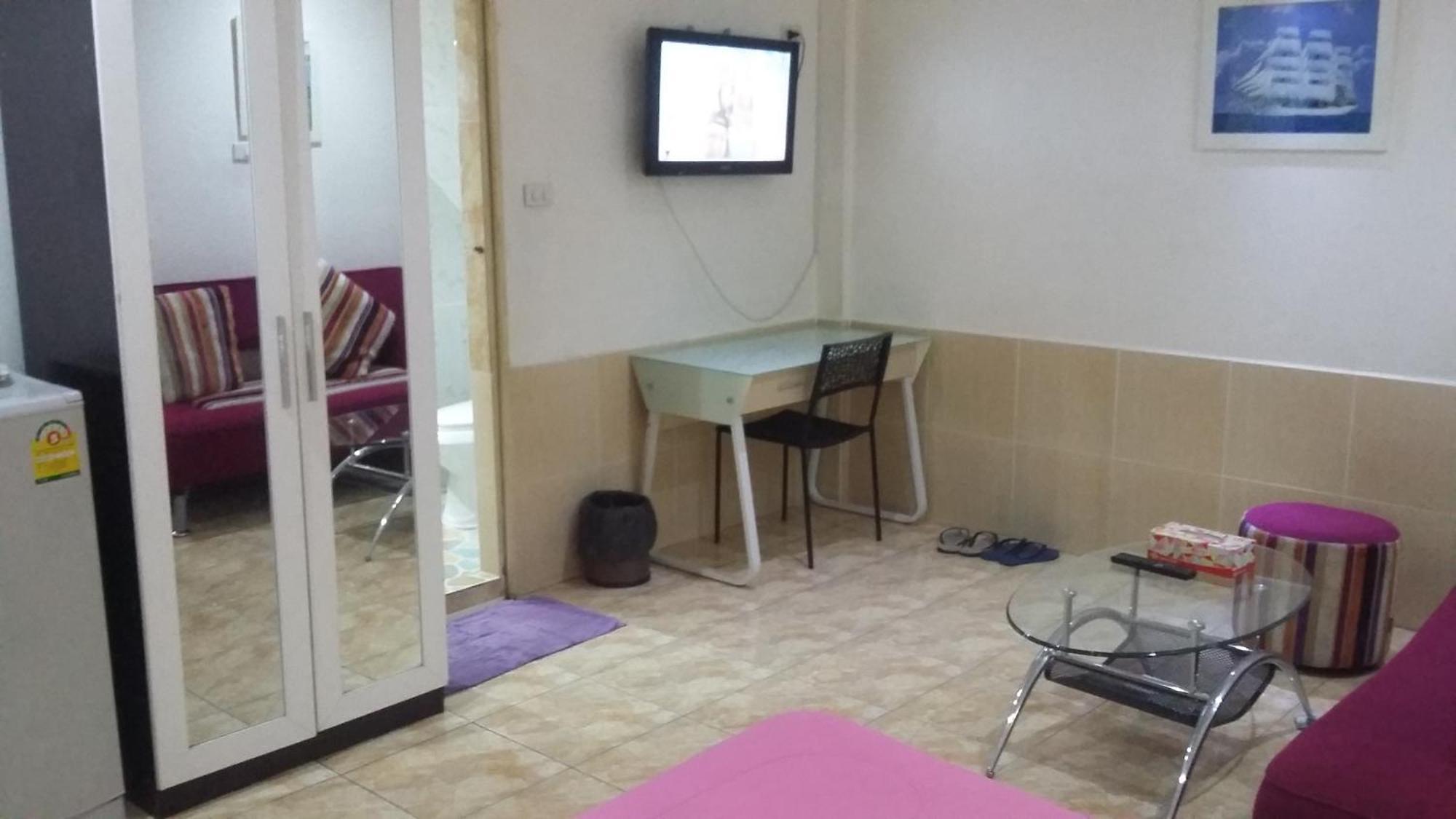 Jasmin Guest House Pattaya Buitenkant foto