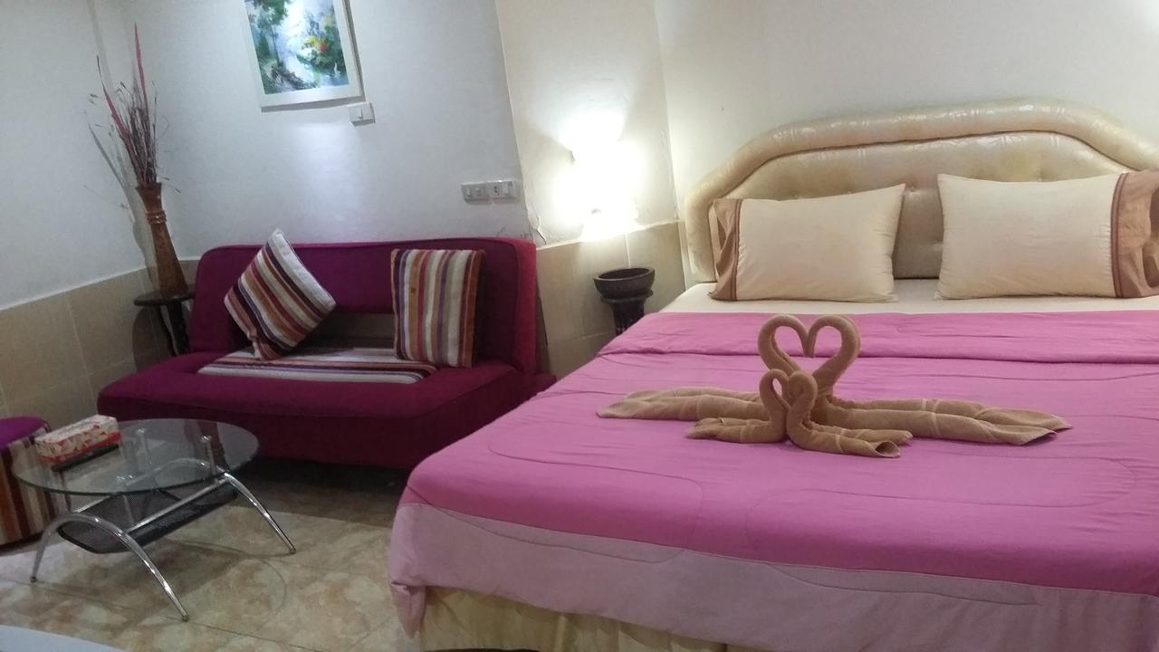 Jasmin Guest House Pattaya Buitenkant foto