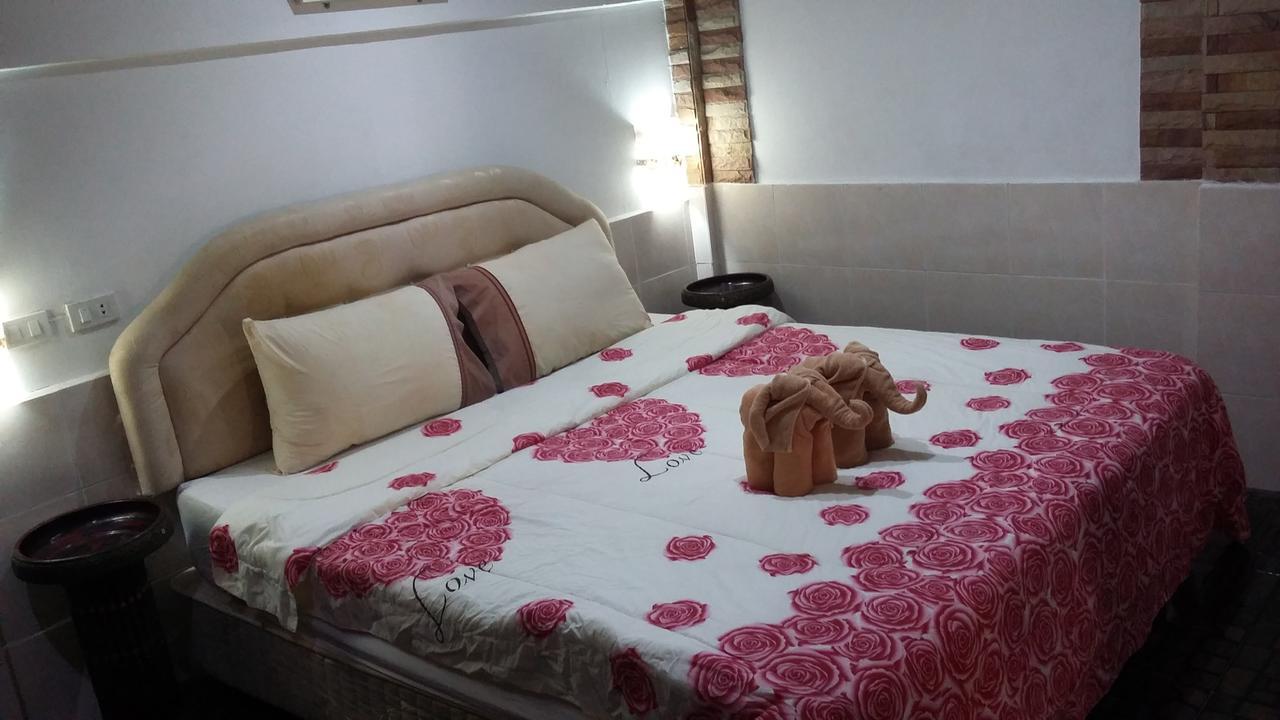 Jasmin Guest House Pattaya Buitenkant foto