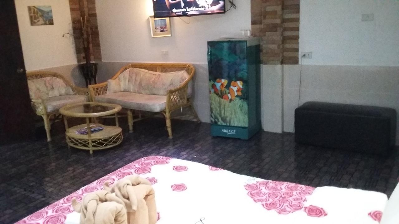 Jasmin Guest House Pattaya Buitenkant foto