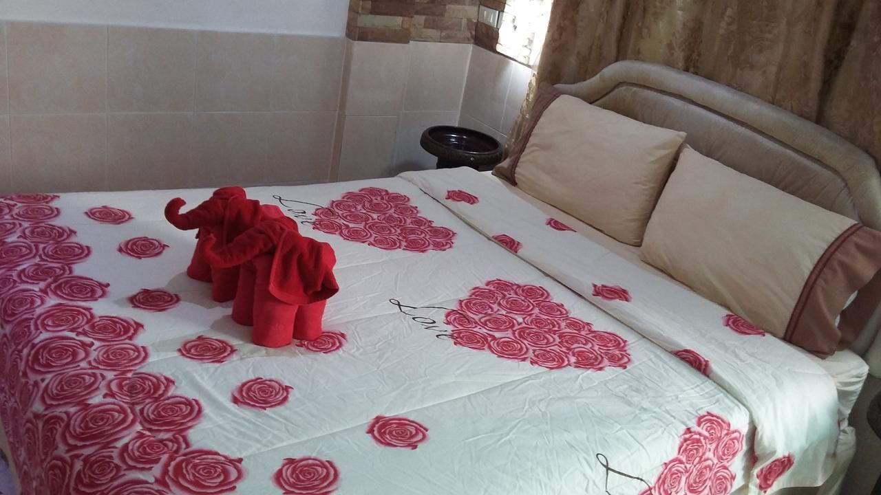 Jasmin Guest House Pattaya Buitenkant foto