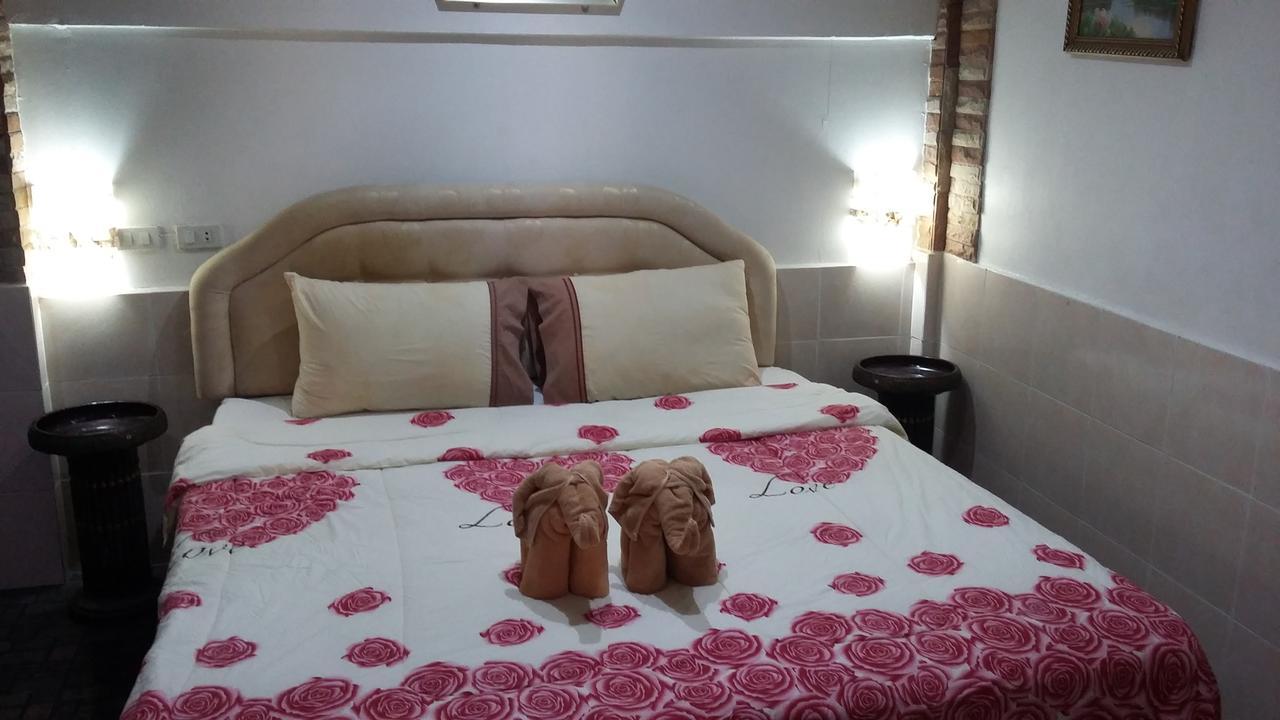 Jasmin Guest House Pattaya Buitenkant foto