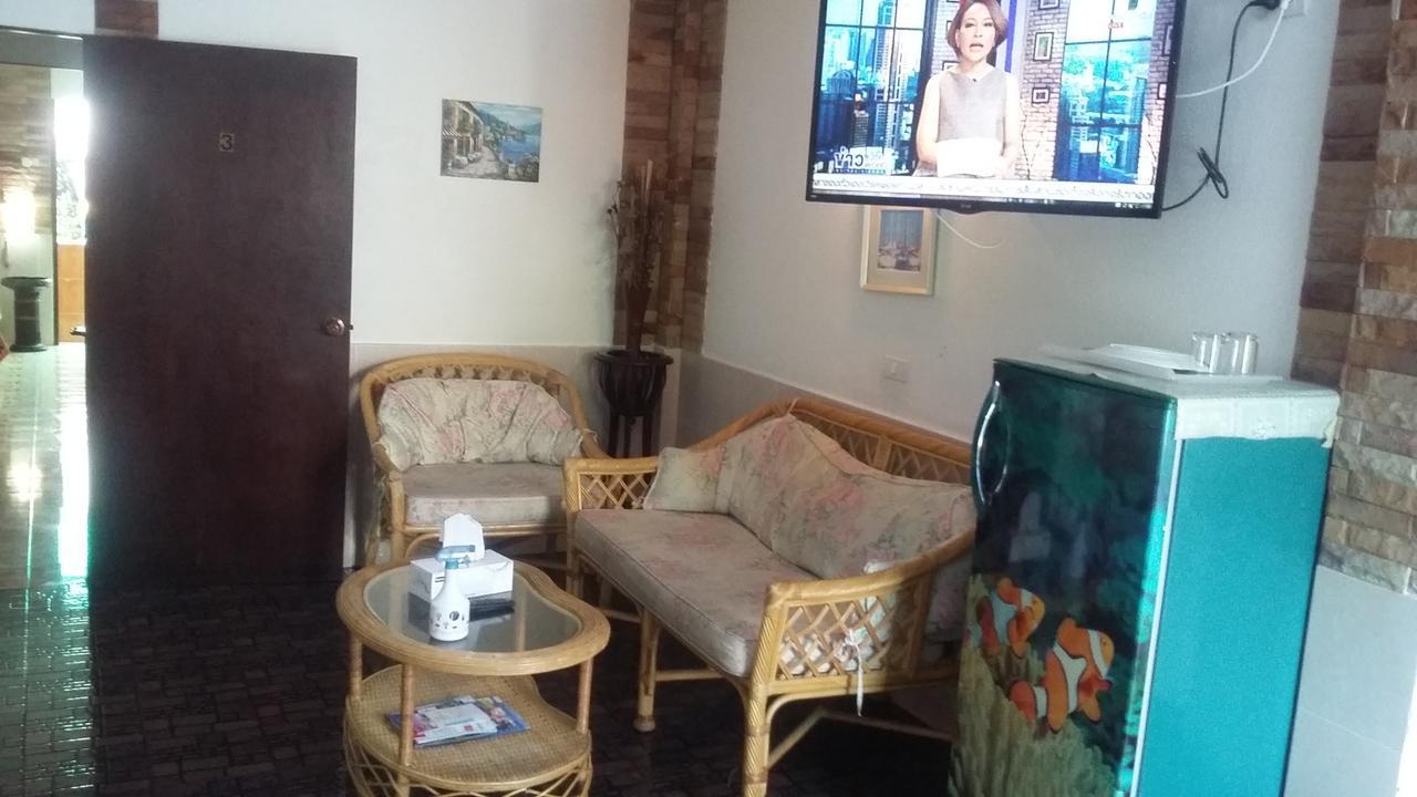 Jasmin Guest House Pattaya Buitenkant foto