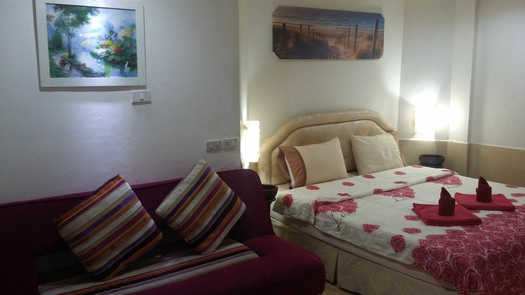 Jasmin Guest House Pattaya Buitenkant foto