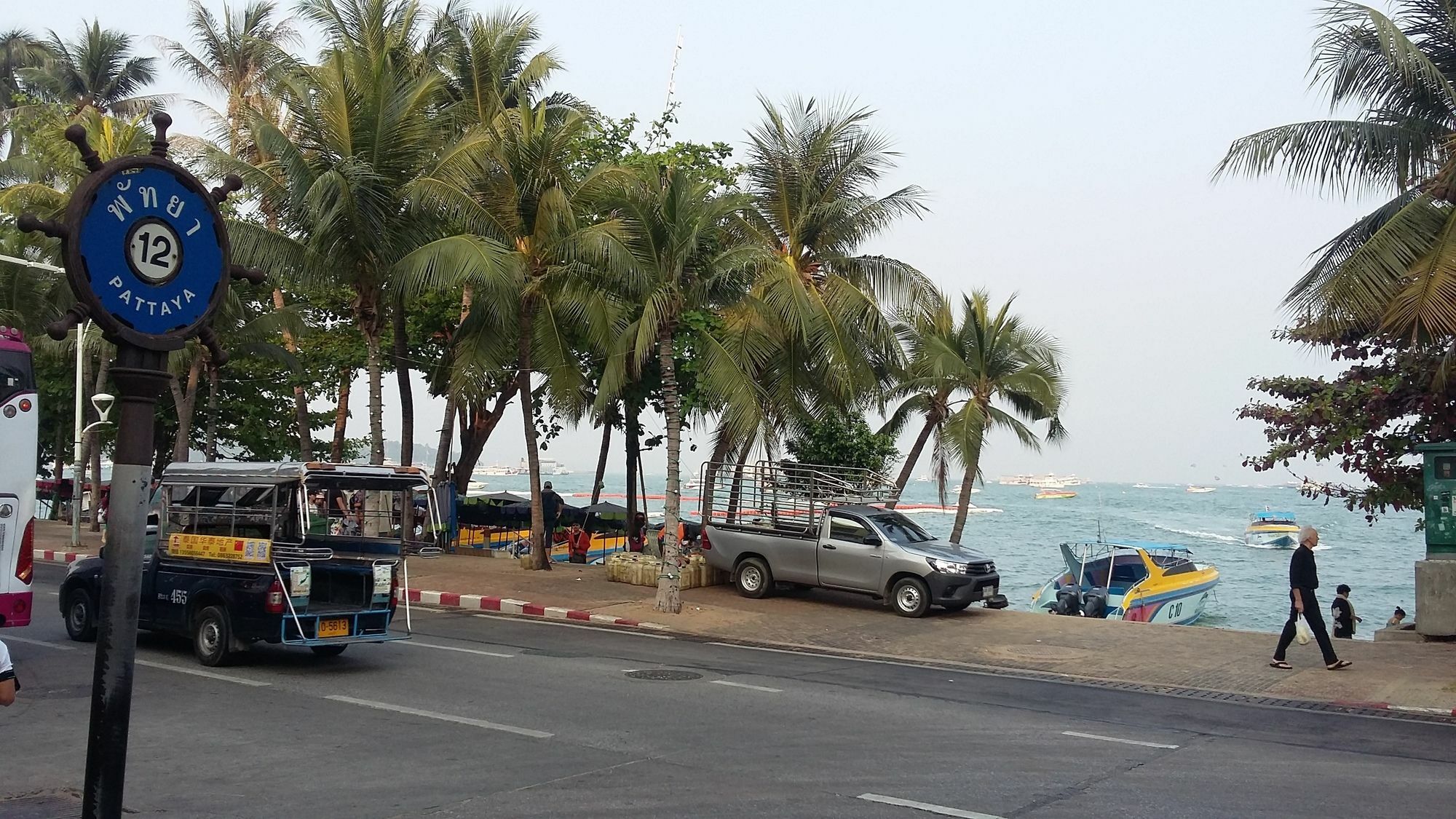 Jasmin Guest House Pattaya Buitenkant foto