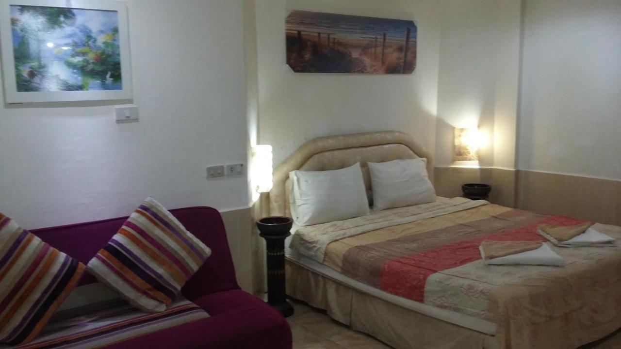 Jasmin Guest House Pattaya Buitenkant foto