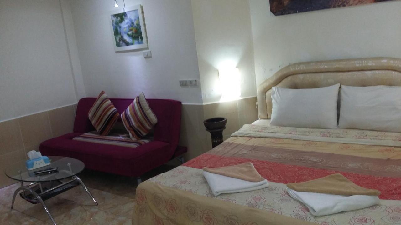 Jasmin Guest House Pattaya Buitenkant foto